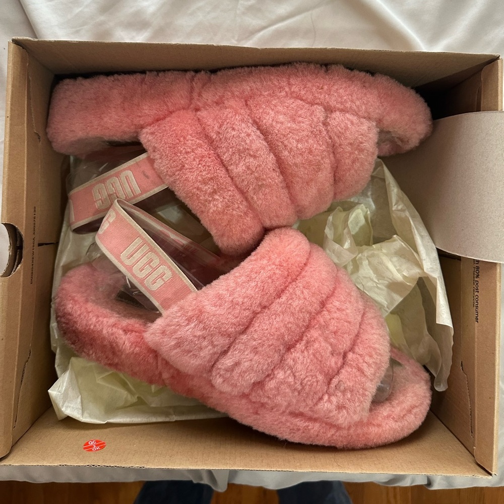 Pink W Fluff Yeah UGG slides size 11